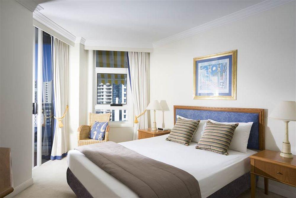 The Phoenician Resort Gold Coast Room photo